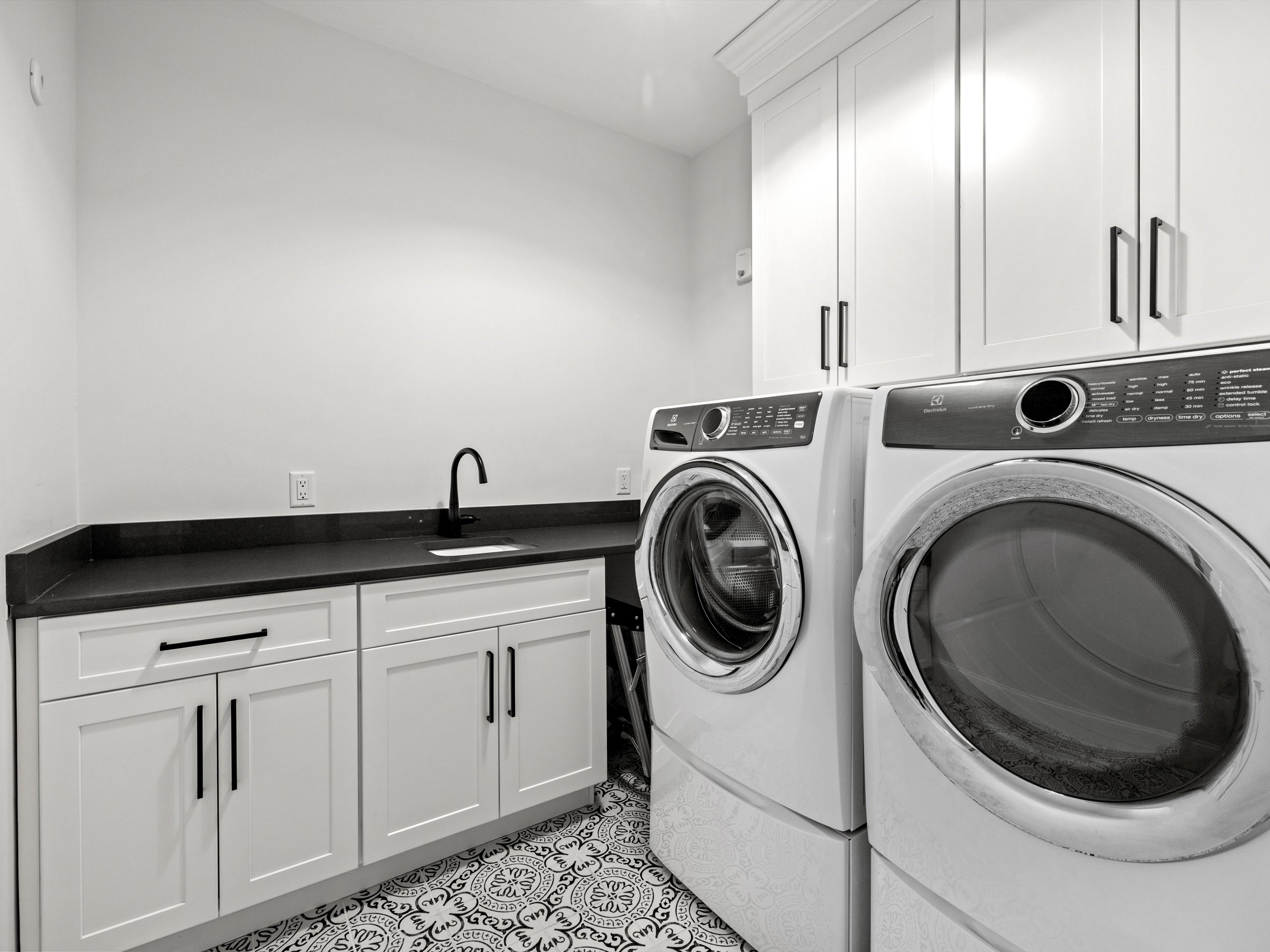  Warm, Welcoming, and Built to Impress—Custom Craftsman in a Premier Setting - 物件實景