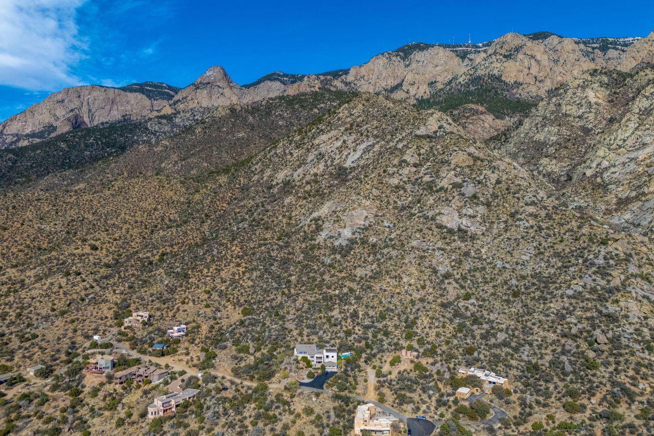 Albuquerque, New Mexico, 87122, United States, 4 Bedrooms Bedrooms, ,5 BathroomsBathrooms,Residential,For Sale,1766208