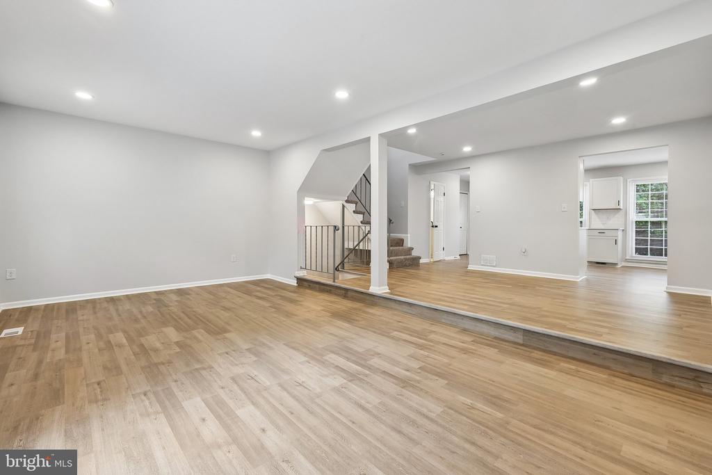 Springfield, Virginia, 22153, United States, 4 Bedrooms Bedrooms, ,4 BathroomsBathrooms,Residential,For Sale,2049450