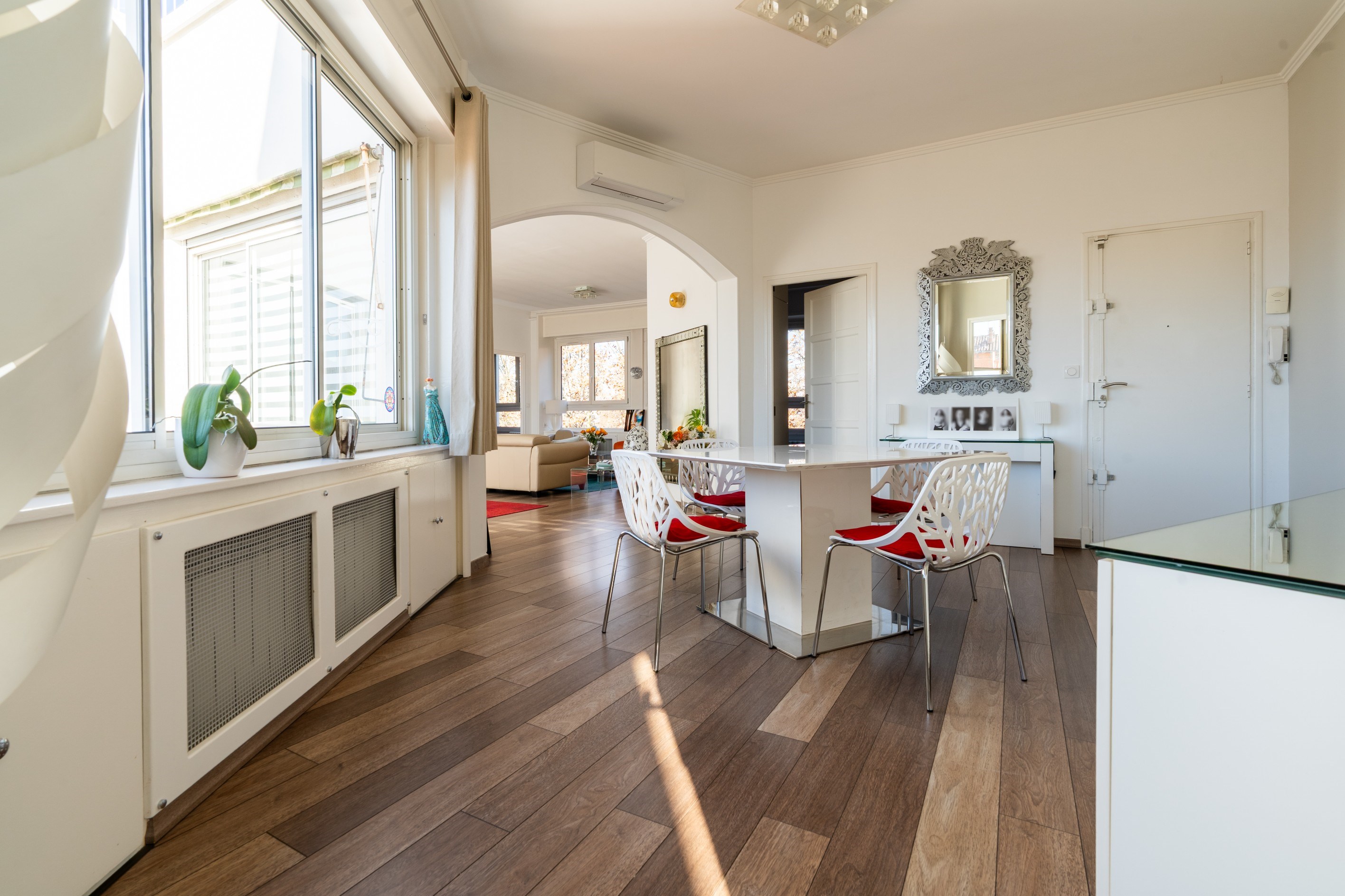  Sumptuous Top-Floor Apartment with Breathtaking Views and Elevator Access - 物件實景