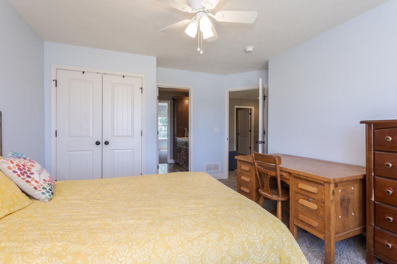 Bloomington, Illinois, 61705, United States, 5 Bedrooms Bedrooms, ,5 BathroomsBathrooms,Residential,For Sale,1817687
