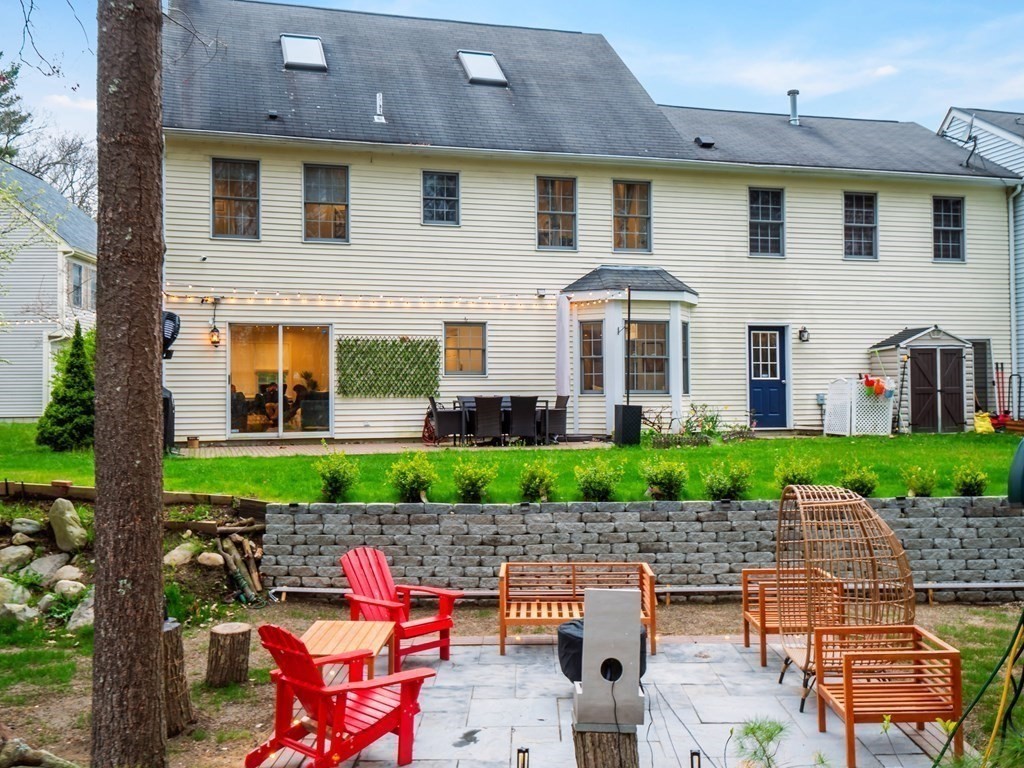 Walpole, Massachusetts, 02081, United States, 5 Bedrooms Bedrooms, ,3 BathroomsBathrooms,Residential,For Sale,1830559
