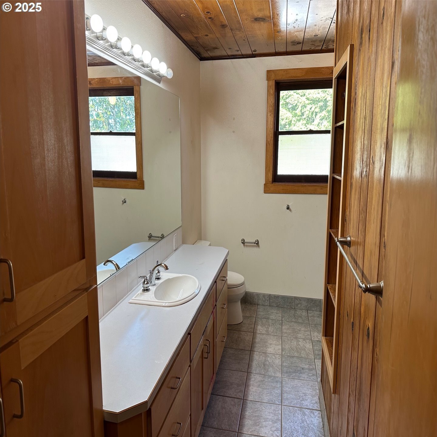 Eugene, Oregon, 97402, United States, 4 Bedrooms Bedrooms, ,2 BathroomsBathrooms,Residential,For Sale,1738589