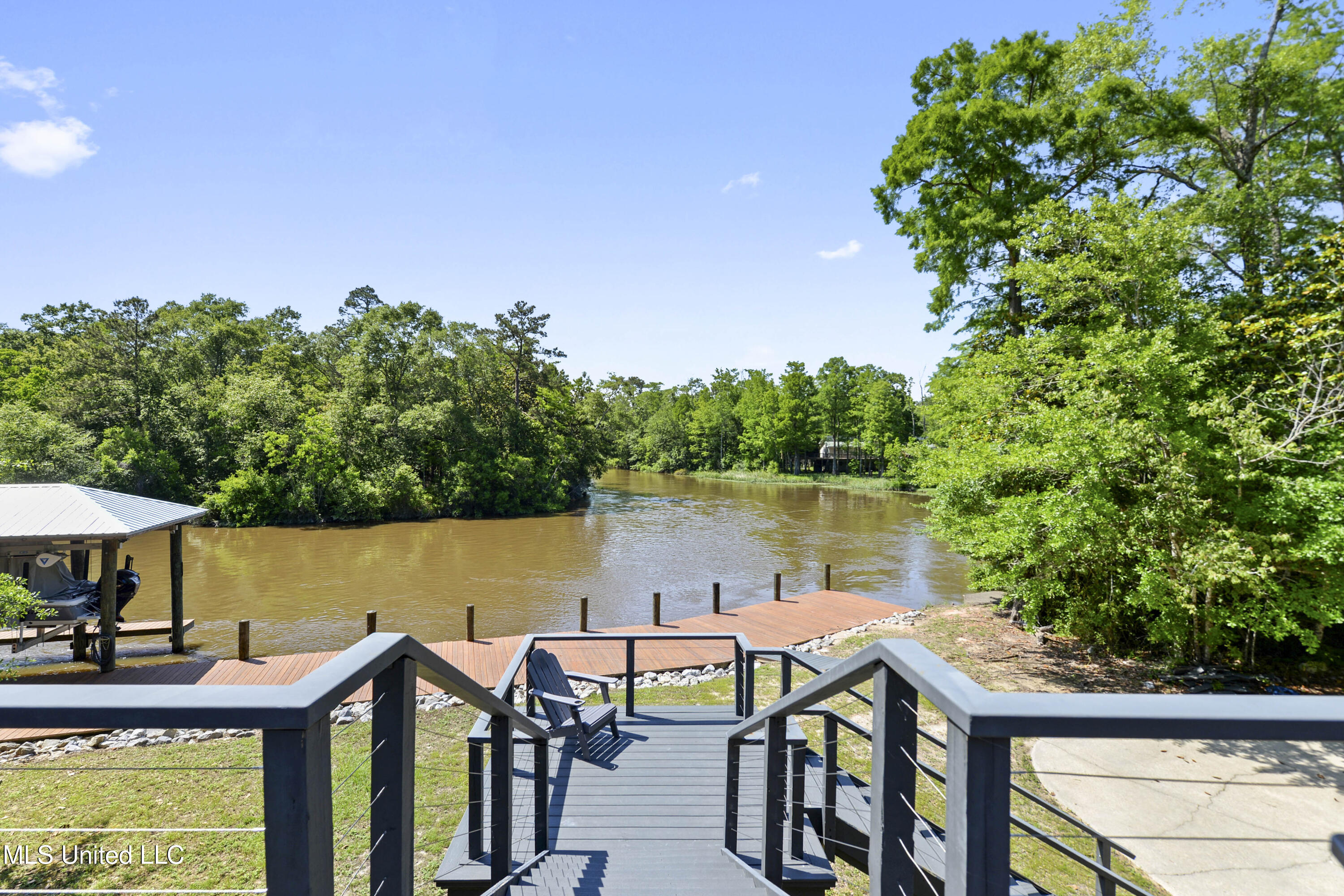 Biloxi, Mississippi, 39532, United States, 2 Bedrooms Bedrooms, ,2 BathroomsBathrooms,Residential,For Sale,1806133