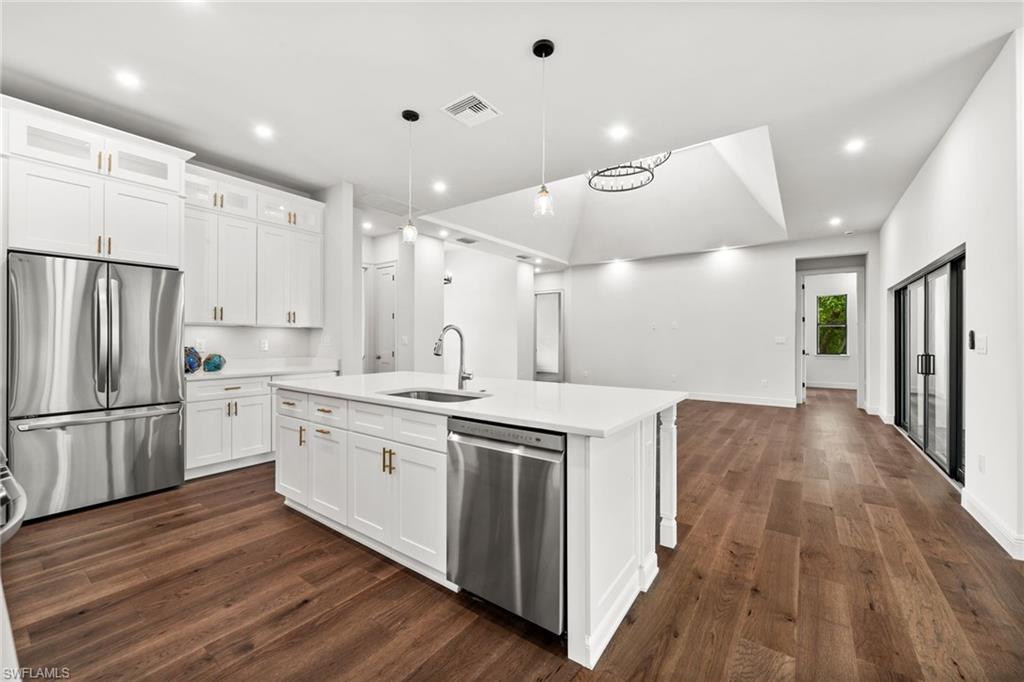Fort Myers, Florida, 33905, United States, 3 Bedrooms Bedrooms, ,3 BathroomsBathrooms,Residential,For Sale,1865209