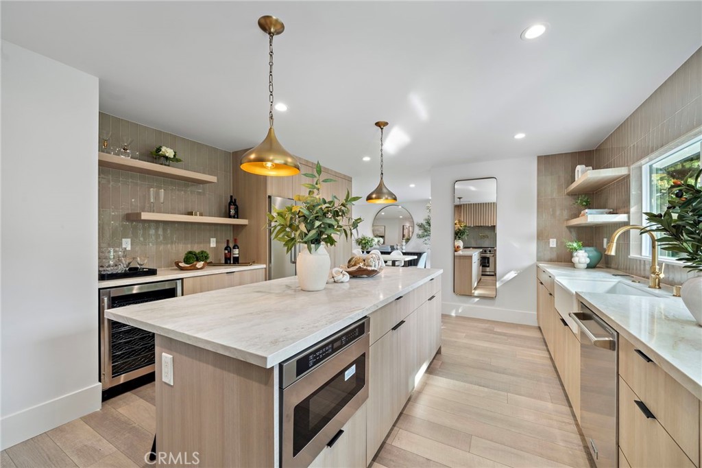 Huntington Beach, California, 92649, United States, 5 Bedrooms Bedrooms, ,4 BathroomsBathrooms,Residential,For Sale,1986485