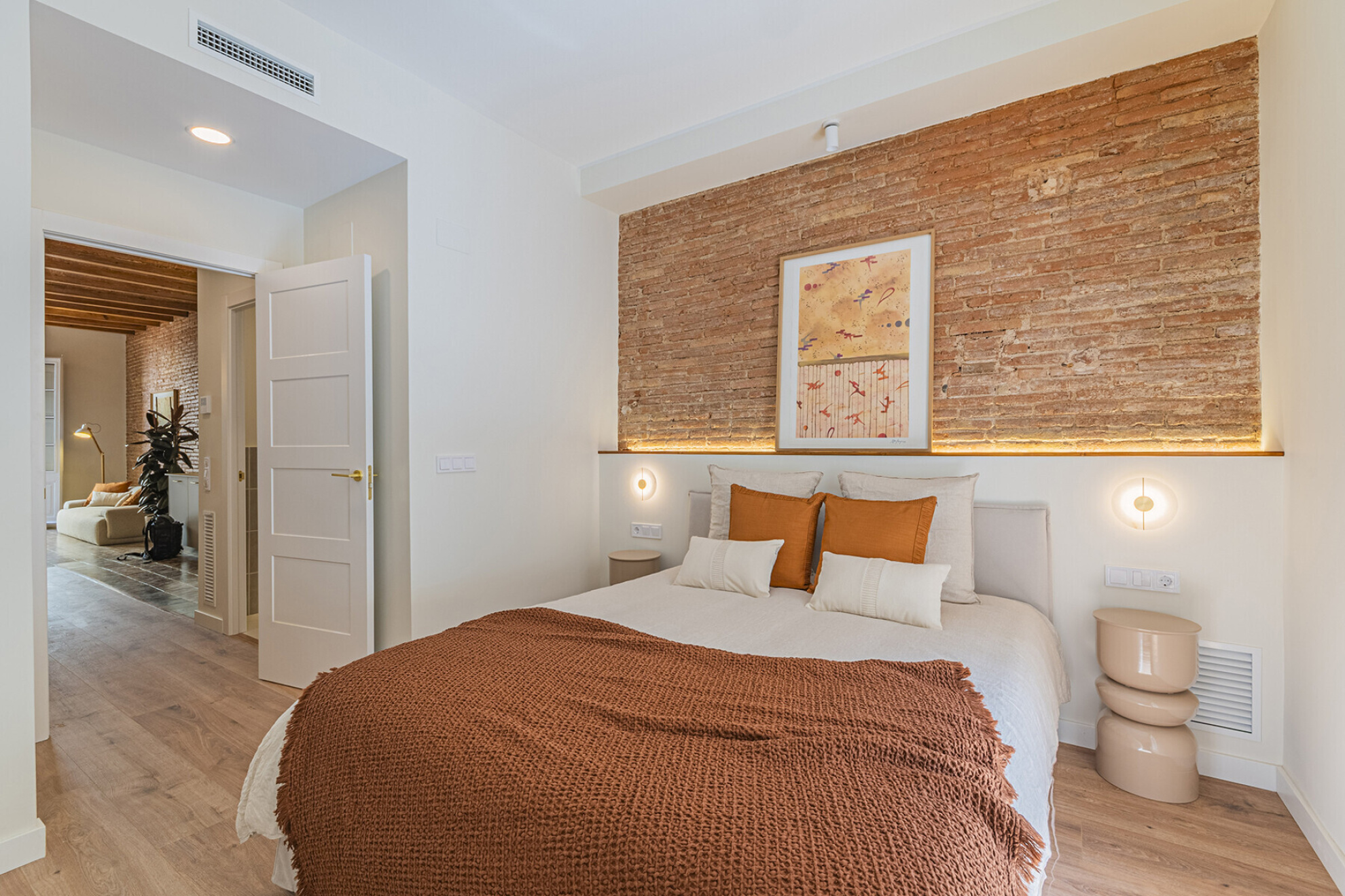  Brand new renovated apartment with terrace and designer furniture - 物件實景