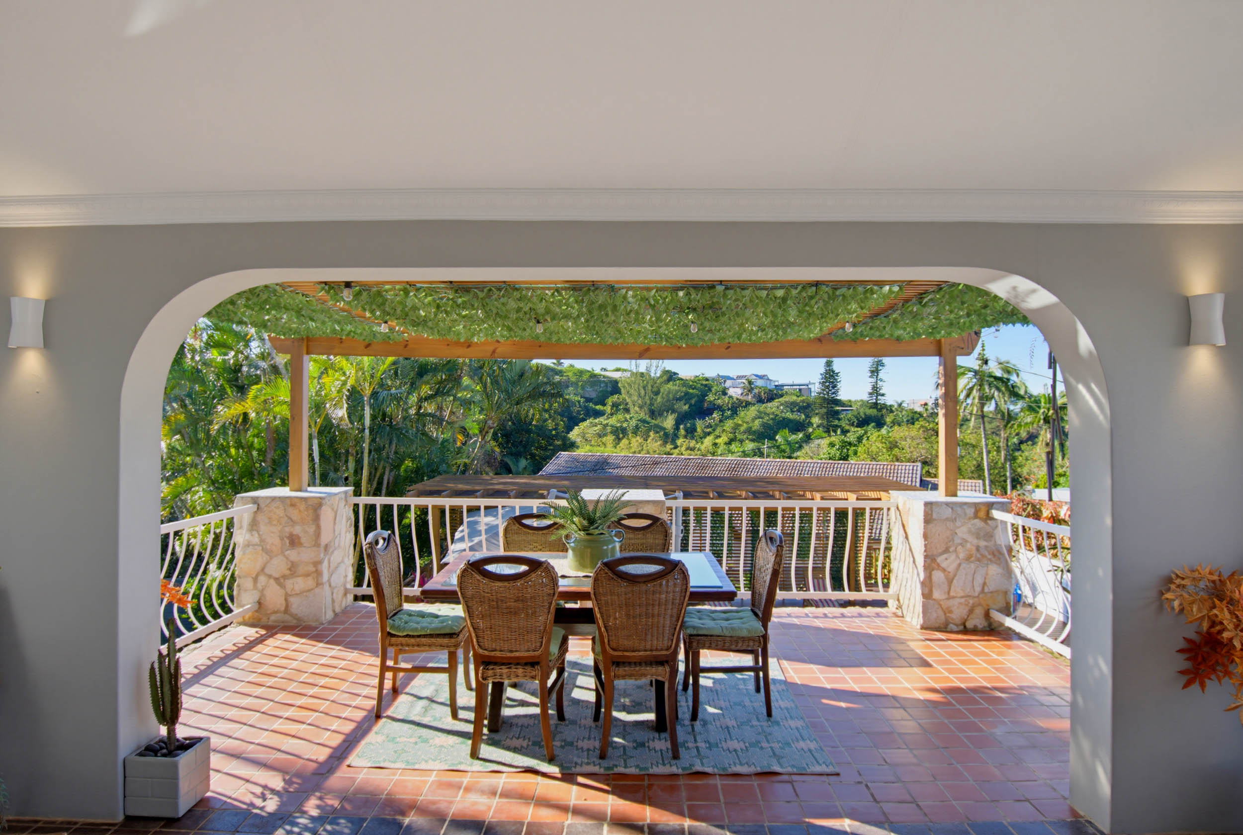  Fully Renovated Coastal Residence with Guest Flatlet and Sea Views in Salt Rock - 物件實景