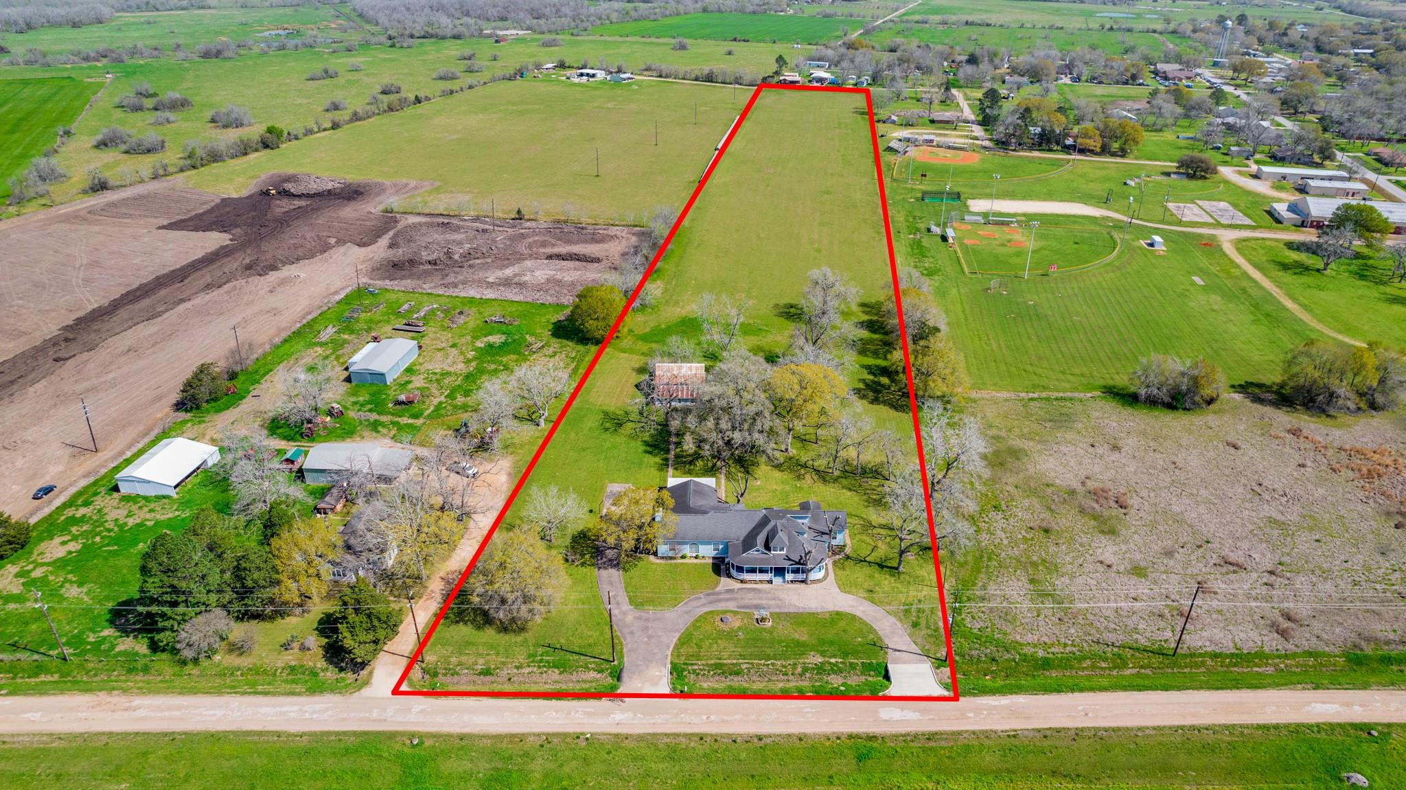 Wallis, Texas, 77485, United States, 3 Bedrooms Bedrooms, ,4 BathroomsBathrooms,Residential,For Sale,1928223