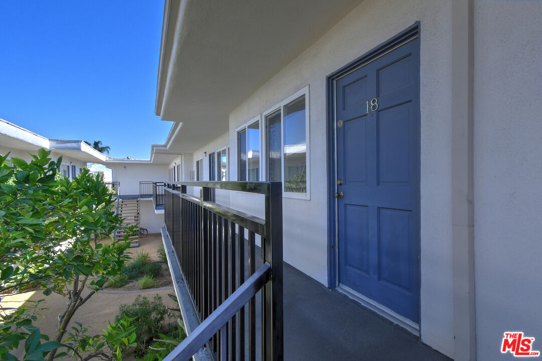 Northridge, California, 91325, United States, 41 Bedrooms Bedrooms, ,Residential,For Sale,1877595