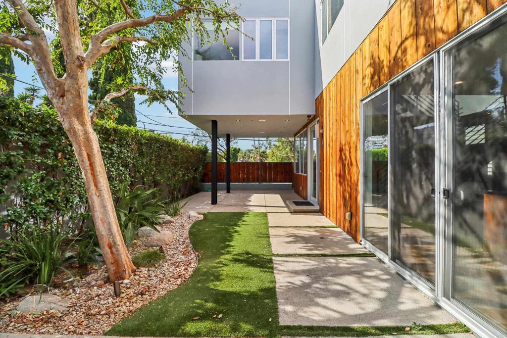 Venice, California, 90291, United States, 4 Bedrooms Bedrooms, ,4 BathroomsBathrooms,Residential,For Sale,1843493