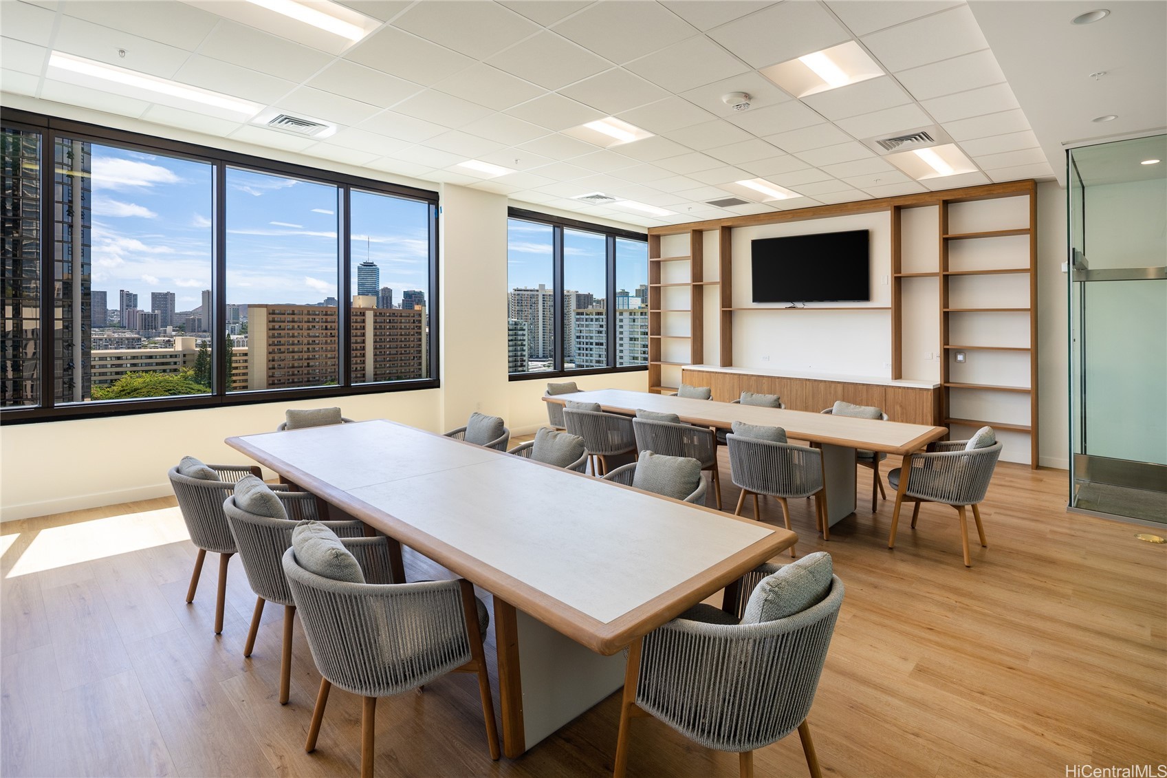 Honolulu, Hawaii, 96814, United States, 2 Bedrooms Bedrooms, ,2 BathroomsBathrooms,Residential,For Sale,1988150