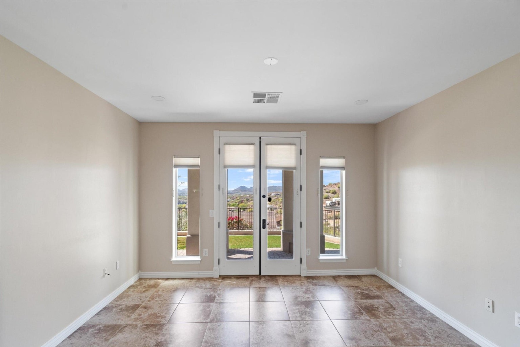  619 E Briles Road ¦Phoenix, AZ - 物件實景