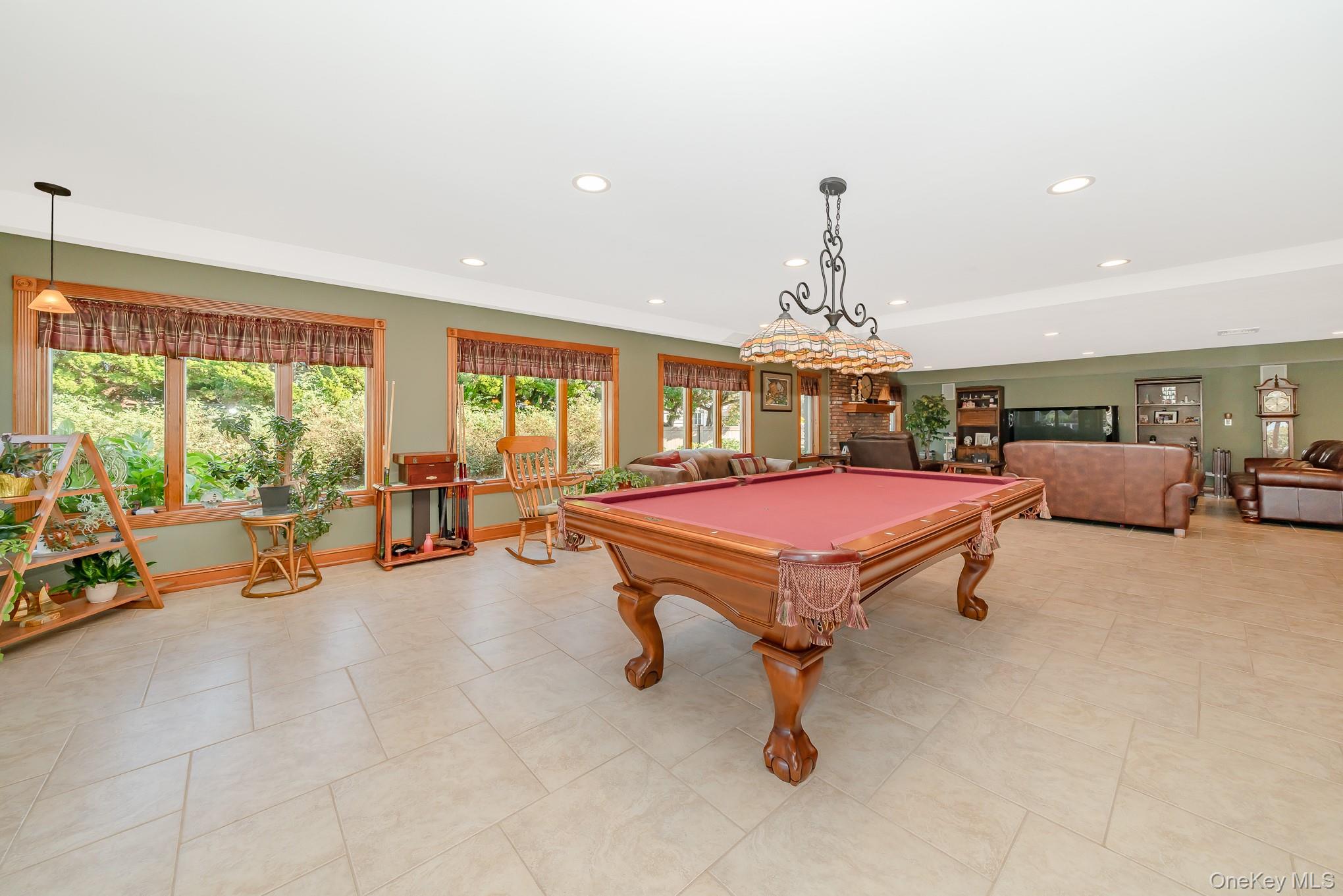 West Islip, New York, 11795, United States, 5 Bedrooms Bedrooms, ,5 BathroomsBathrooms,Residential,For Sale,1943882