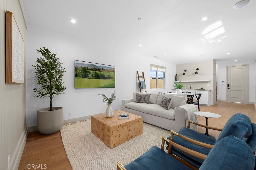 Paramount, California, 90723, United States, 4 Bedrooms Bedrooms, ,3 BathroomsBathrooms,Residential,For Sale,1926475