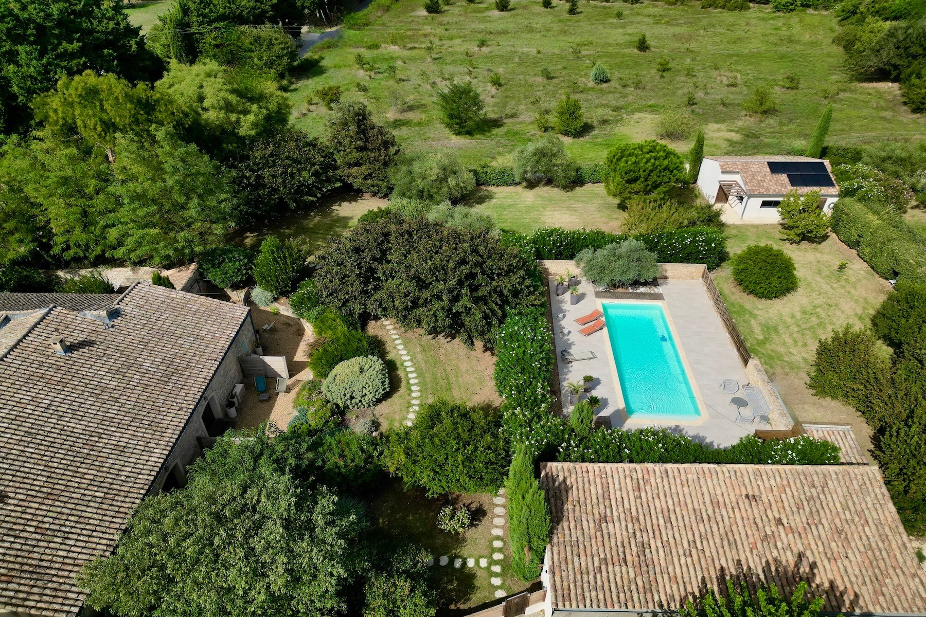  Uzès, 7 km, Beautiful Provençal Property with Independent Guest Suites and Pool - 物件實景
