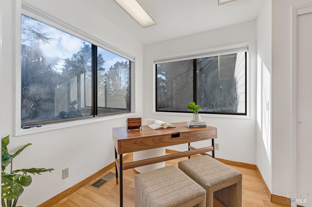 Sebastopol, California, 95472, United States, 3 Bedrooms Bedrooms, ,3 BathroomsBathrooms,Residential,For Sale,1938553