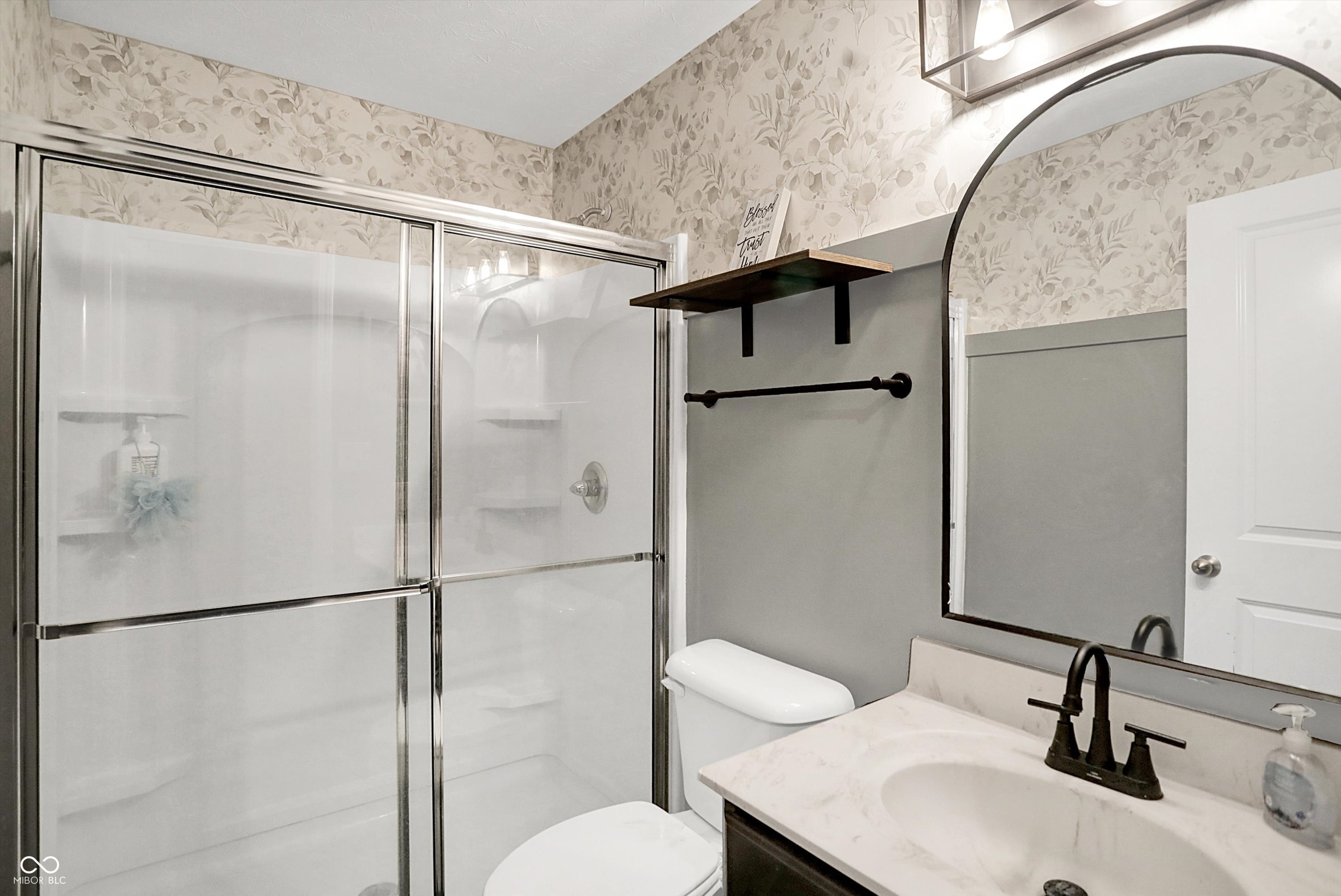 Franklin, Indiana, 46131, United States, 6 Bedrooms Bedrooms, ,4 BathroomsBathrooms,Residential,For Sale,1978604