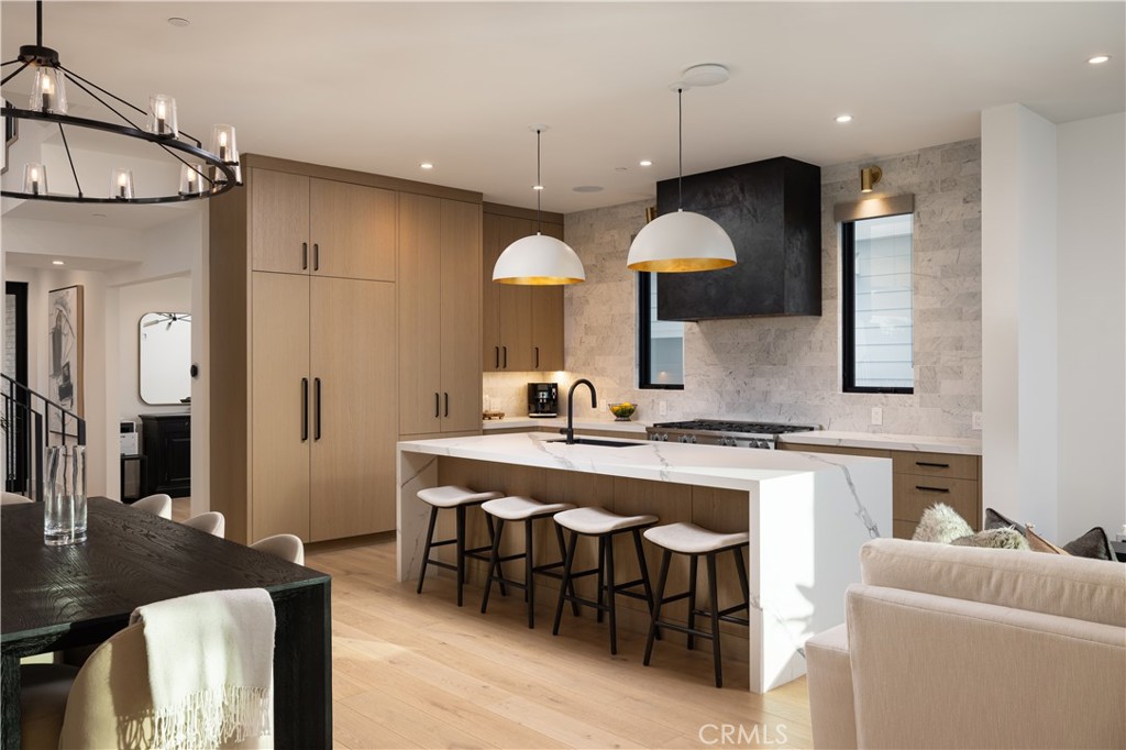 Corona del Mar, California, 92625, United States, 3 Bedrooms Bedrooms, ,4 BathroomsBathrooms,Residential,For Sale,1837053