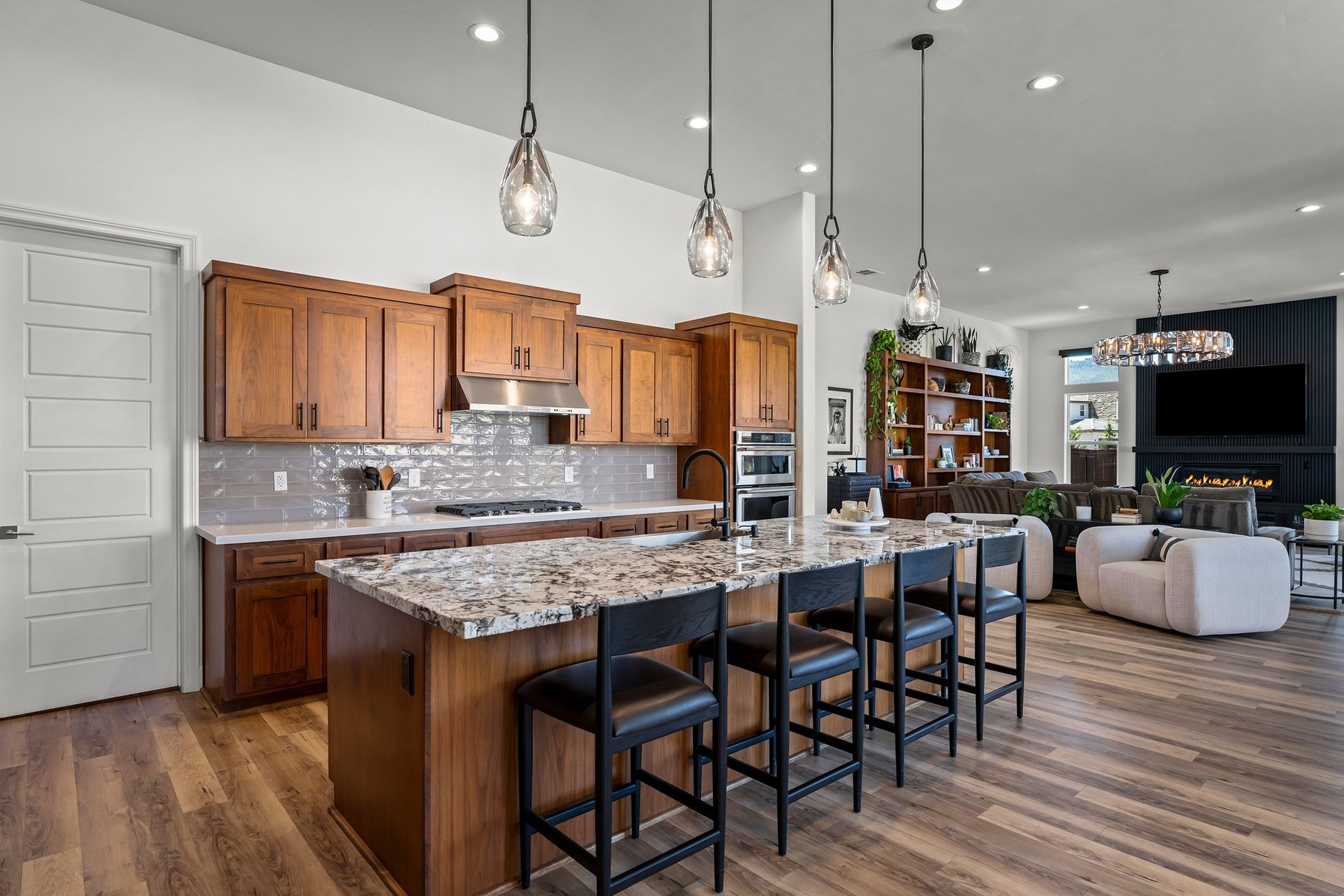  Private Luxury Retreat in Verdi with Custom Designer Finishes & Peavine Views - 物件實景