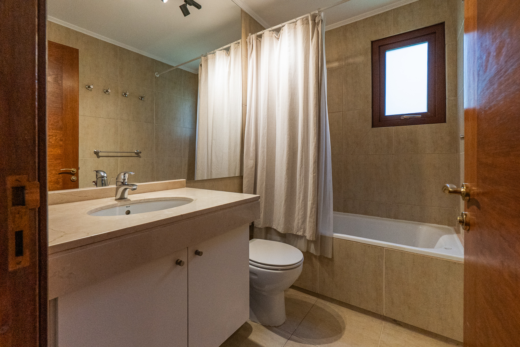  3-bedroom, 3-bathroom apartment in a prime location - 物件實景