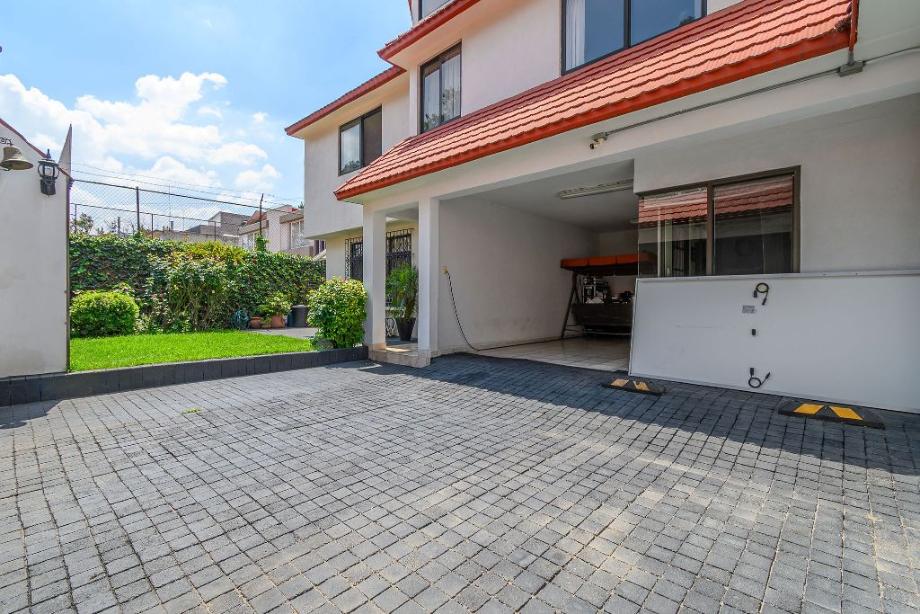 Atizapán de Zaragoza, Estado de méxico, 52950, Mexico, 4 Bedrooms Bedrooms, ,4 BathroomsBathrooms,Residential,For Sale,1917207