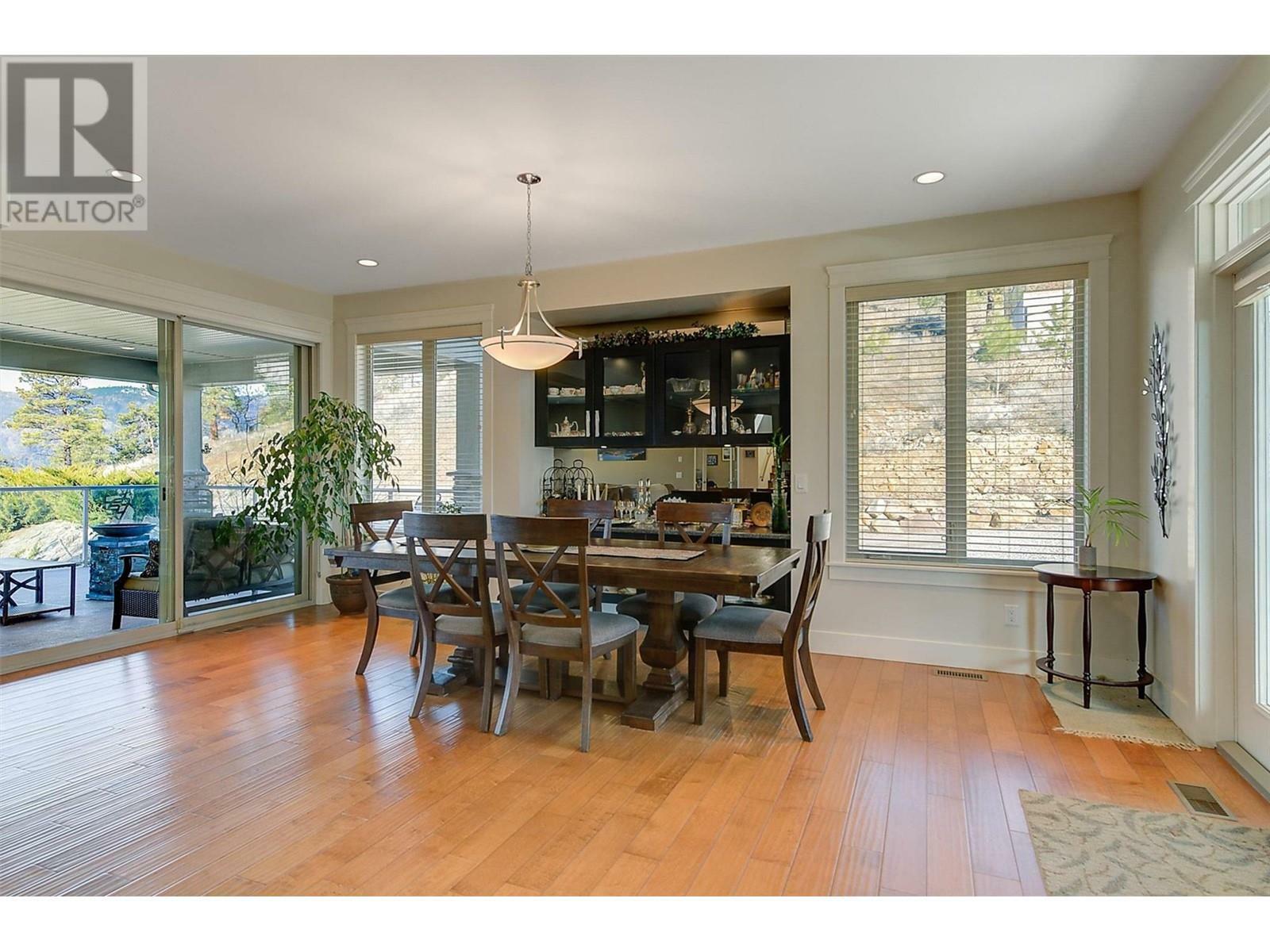 KELOWNA, British Columbia, V1V 2R1, CA, 4 Bedrooms Bedrooms, ,3 BathroomsBathrooms,Residential,For Sale,1839022