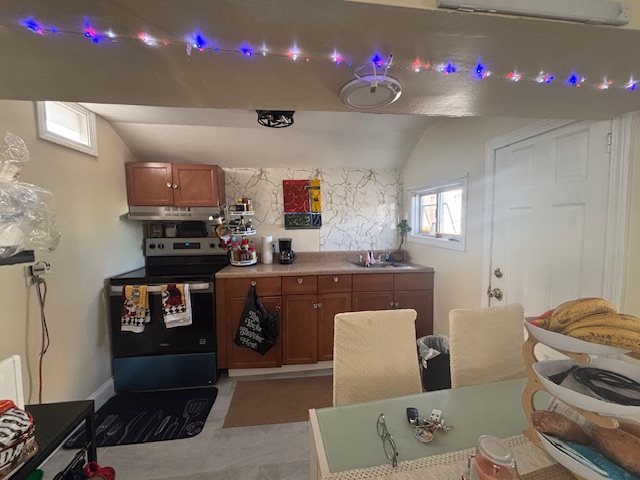West Haven, Connecticut, 06516, United States, 5 Bedrooms Bedrooms, ,4 BathroomsBathrooms,Residential,For Sale,2048244