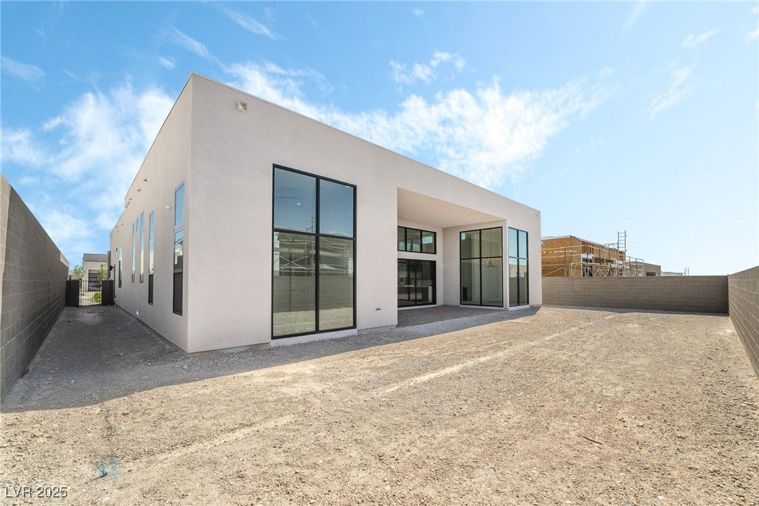 Las Vegas, Nevada, 89135, United States, 4 Bedrooms Bedrooms, ,5 BathroomsBathrooms,Residential,For Sale,1974959