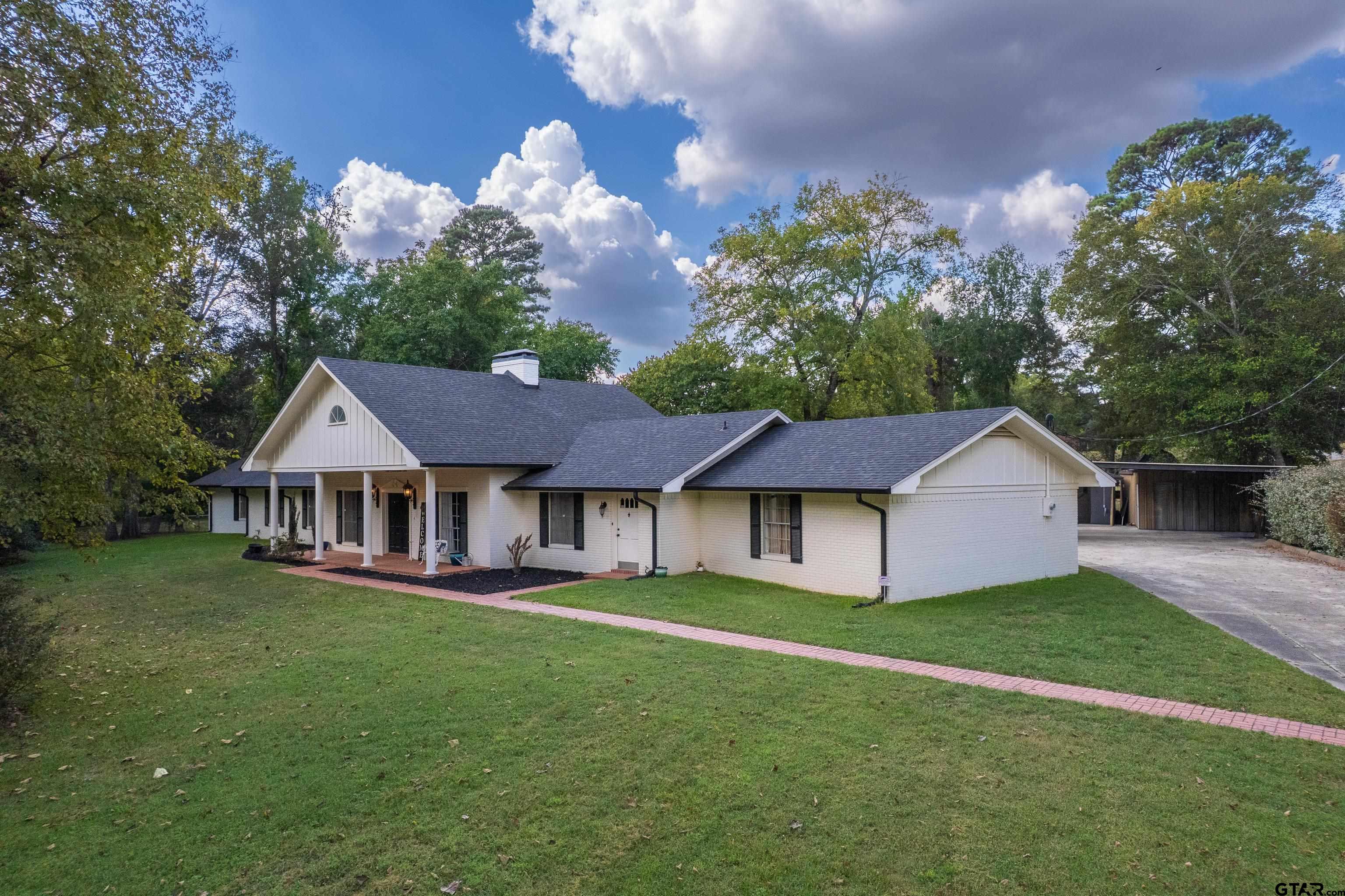 Mount Pleasant, Texas, 75455, United States, 5 Bedrooms Bedrooms, ,4 BathroomsBathrooms,Residential,For Sale,2010785