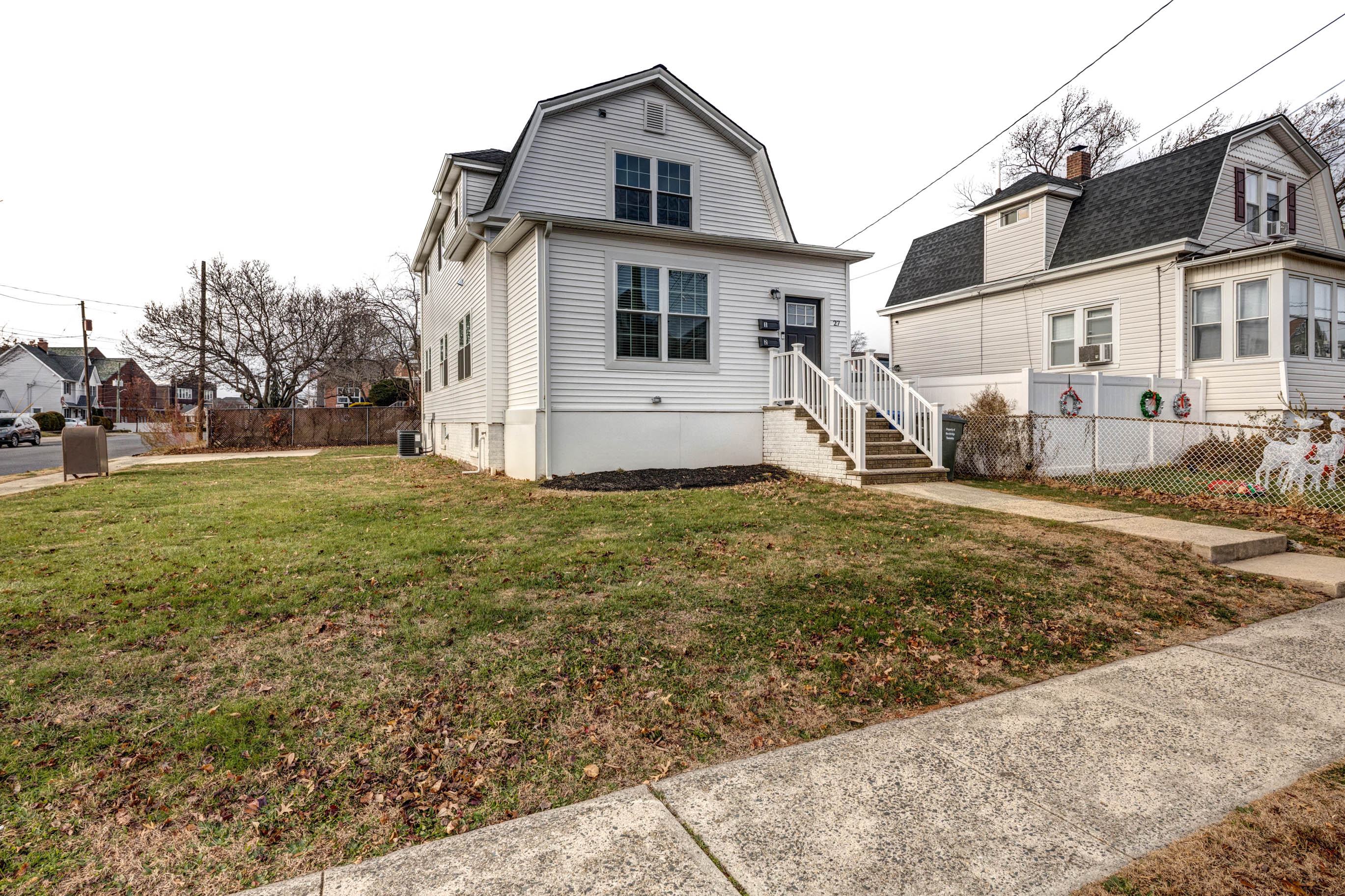 Fords, New Jersey, 08863, United States, 5 Bedrooms Bedrooms, ,2 BathroomsBathrooms,Residential,For Sale,2005682