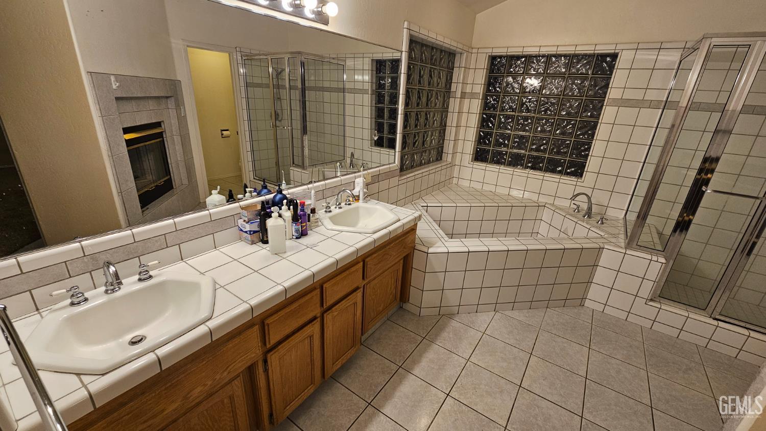Bakersfield, California, 93312, United States, 4 Bedrooms Bedrooms, ,3 BathroomsBathrooms,Residential,For Sale,1940074