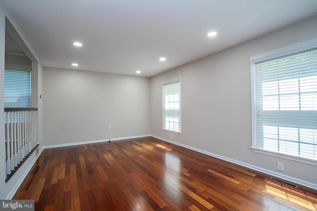 Princeton Junction, New Jersey, 08550, United States, 4 Bedrooms Bedrooms, ,3 BathroomsBathrooms,Residential,For Sale,1943905