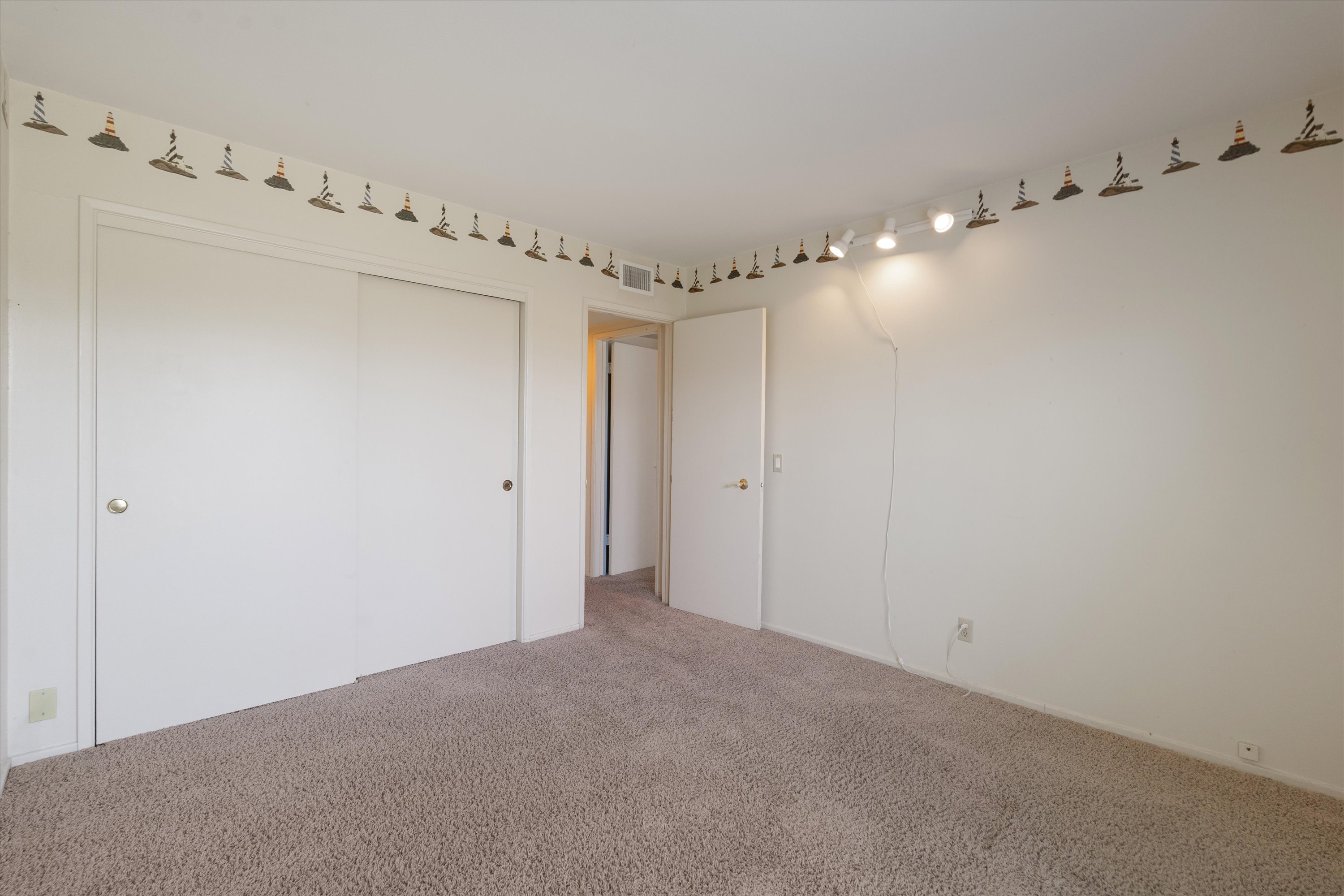 Thousand Oaks, California, 91360, United States, 5 Bedrooms Bedrooms, ,3 BathroomsBathrooms,Residential,For Sale,1895028