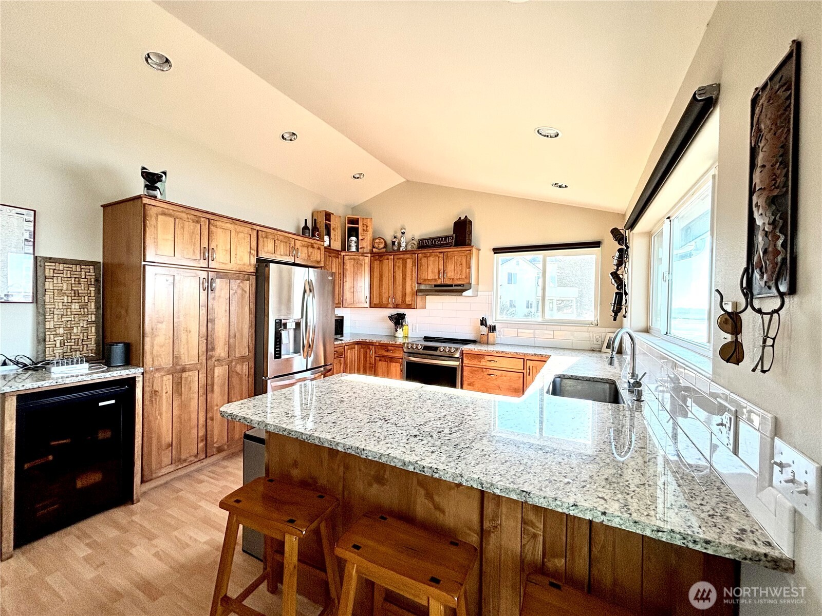 Moses Lake, Washington, 98837, United States, 3 Bedrooms Bedrooms, ,2 BathroomsBathrooms,Residential,For Sale,1876419