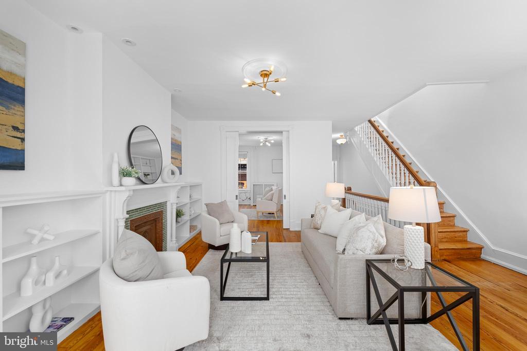 Washington, District of Columbia, 20003, United States, 3 Bedrooms Bedrooms, ,4 BathroomsBathrooms,Residential,For Sale,2048828