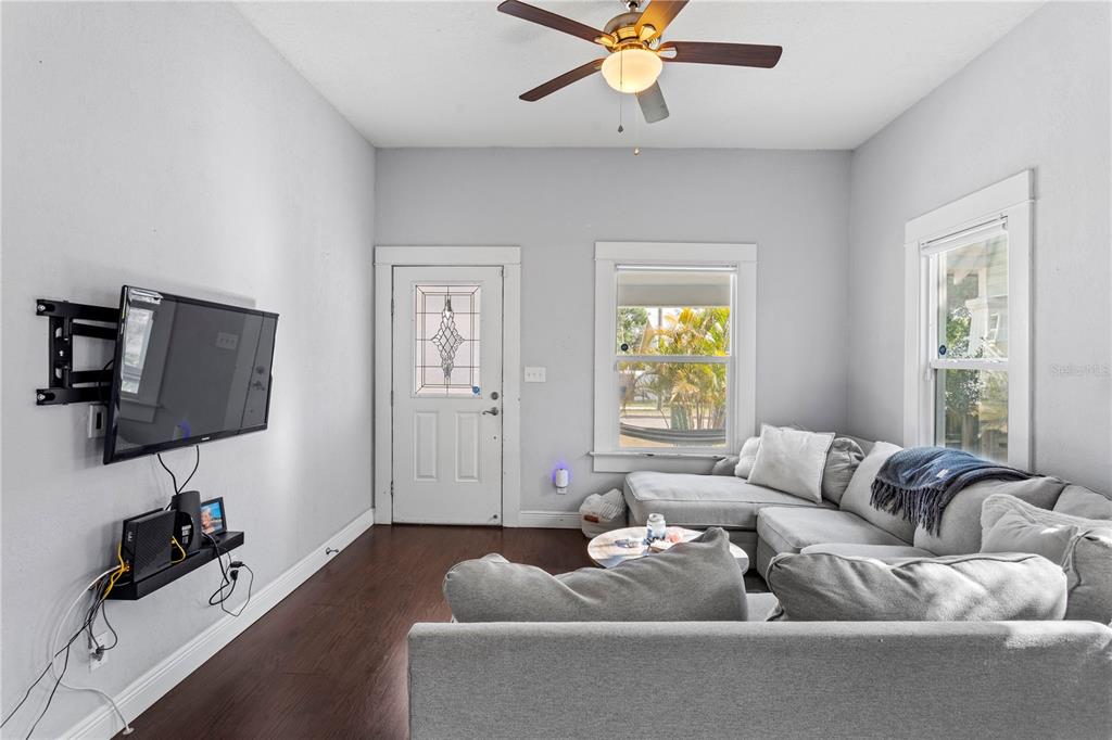 Tampa, Florida, 33602, United States, 3 Bedrooms Bedrooms, ,2 BathroomsBathrooms,Residential,For Sale,1785595
