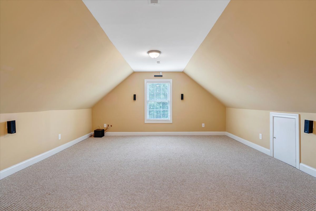 Huddleston, Virginia, 24104, United States, 4 Bedrooms Bedrooms, ,4 BathroomsBathrooms,Residential,For Sale,2048445
