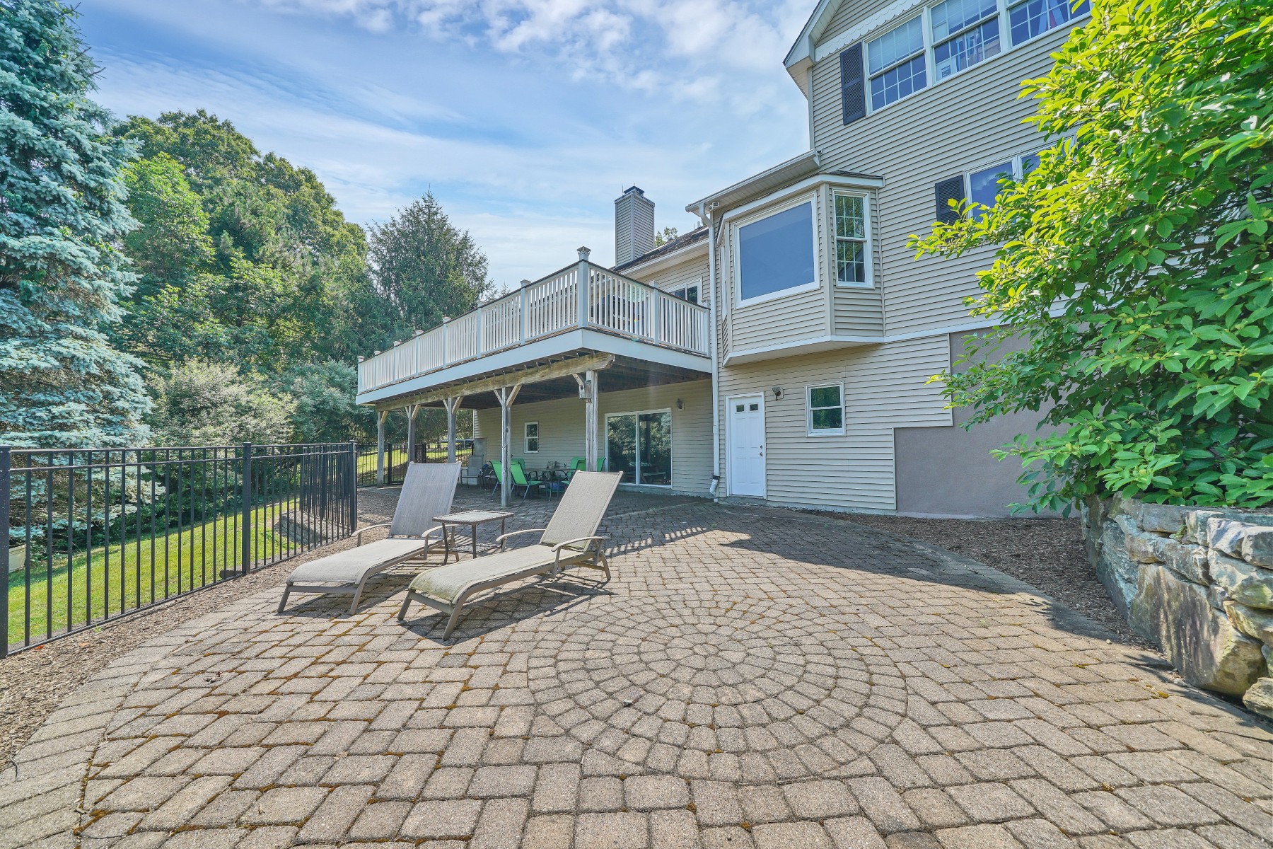  Custom Built Colonial Home with Mountain Views and Exceptional Outdoor Setting - 物件實景