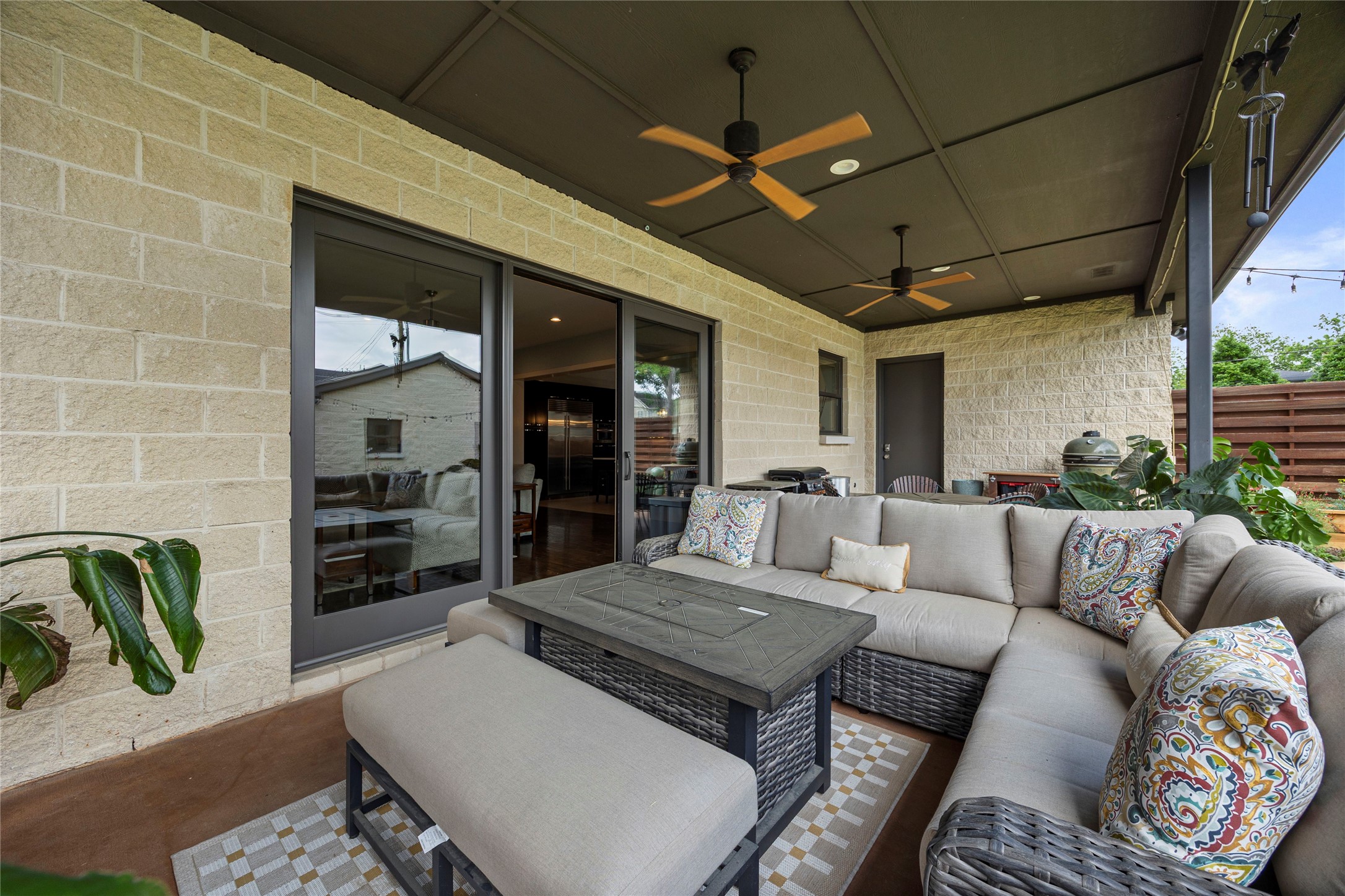 Dallas, Texas, 75214, United States, 4 Bedrooms Bedrooms, ,5 BathroomsBathrooms,Residential,For Sale,1794312