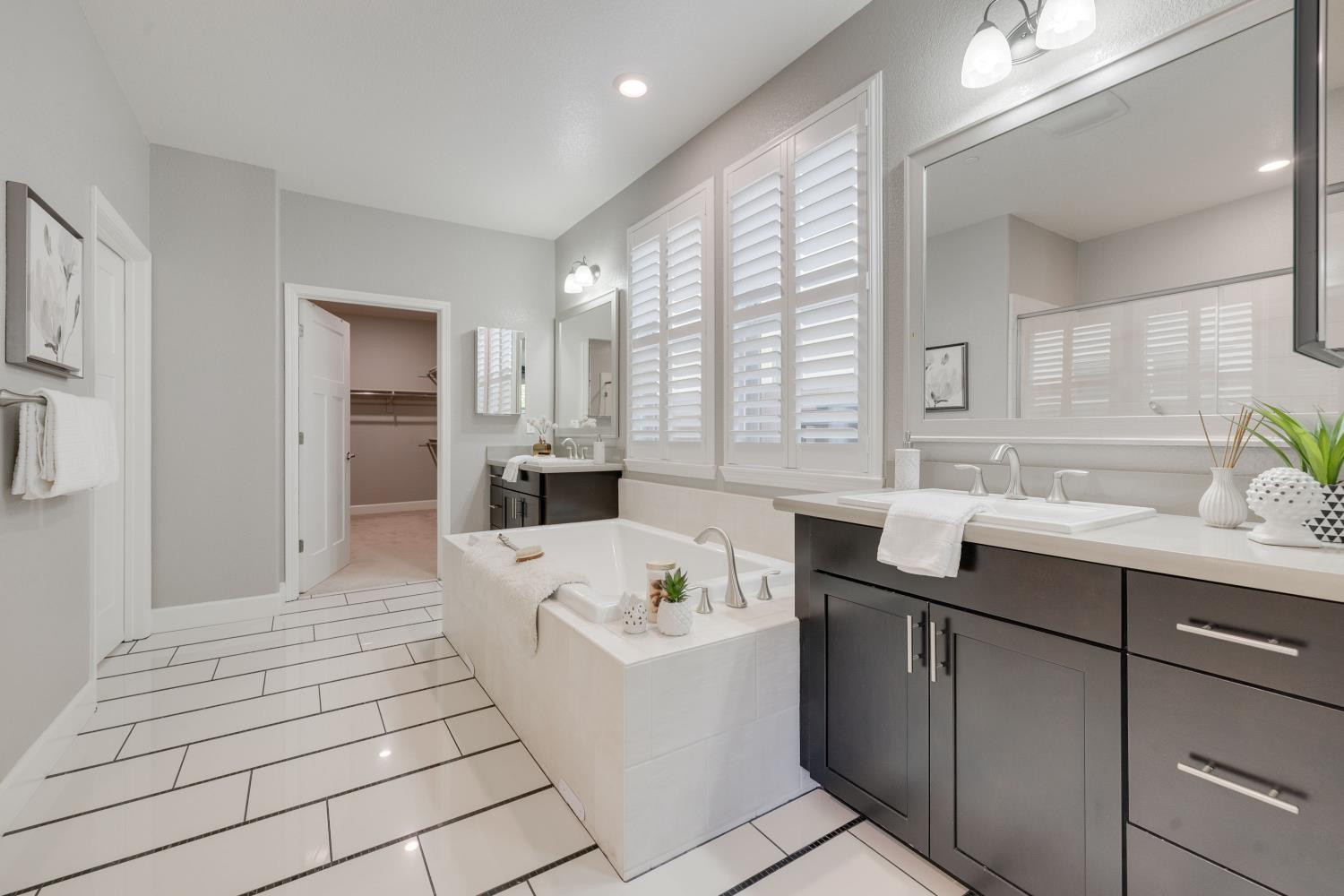 El Dorado Hills, California, 95762, United States, 3 Bedrooms Bedrooms, ,3 BathroomsBathrooms,Residential,For Sale,1987494