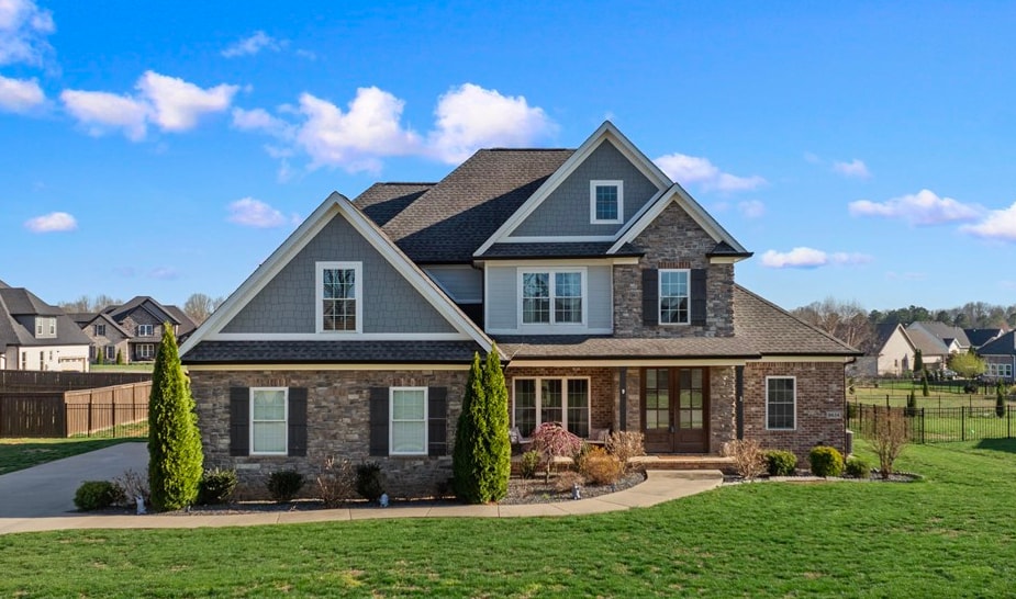 Alvaton, Kentucky, 42122, United States, 5 Bedrooms Bedrooms, ,4 BathroomsBathrooms,Residential,For Sale,1939177