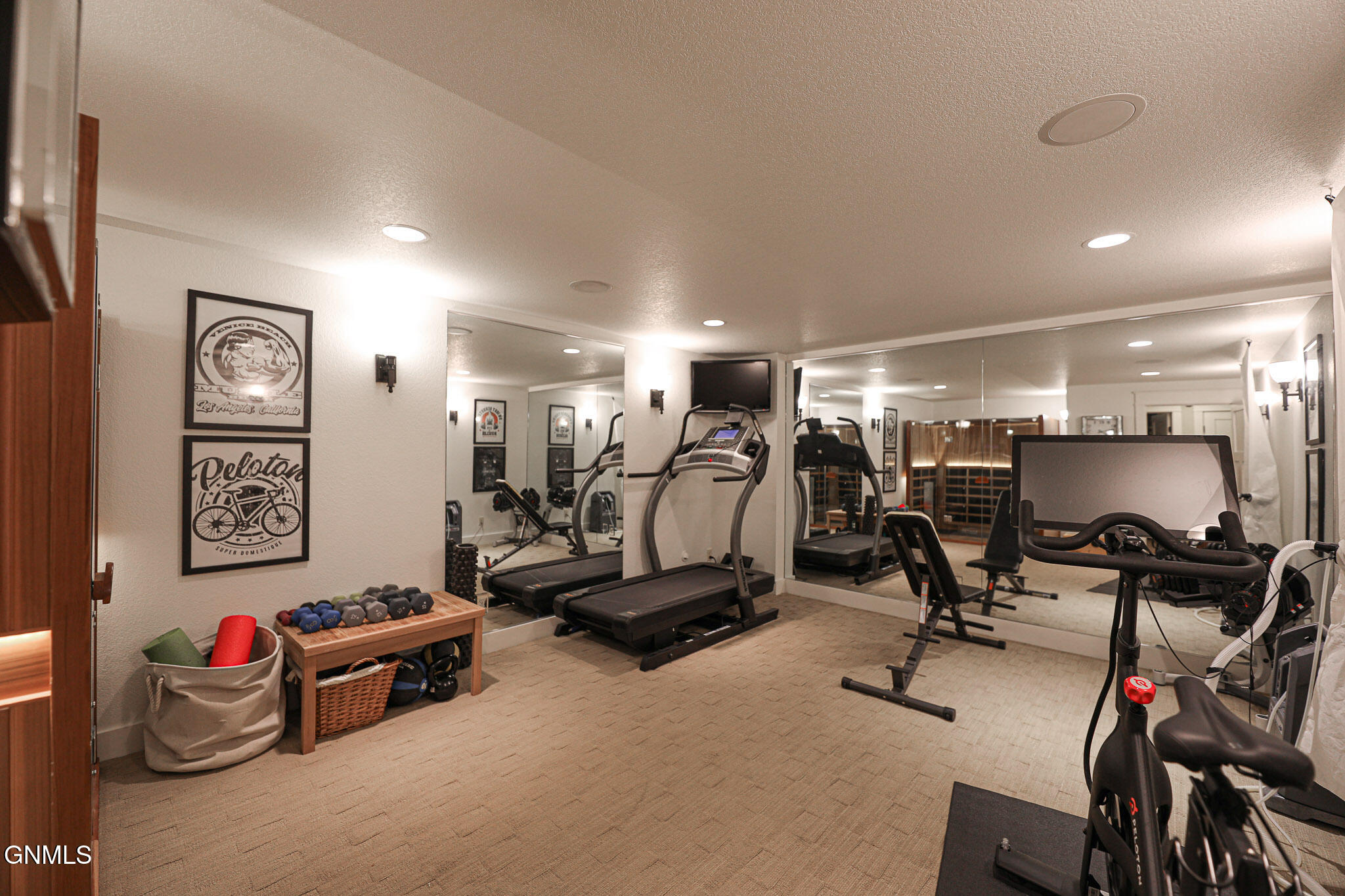 Bismarck, North Dakota, 58503, United States, 6 Bedrooms Bedrooms, ,5 BathroomsBathrooms,Residential,For Sale,1980273