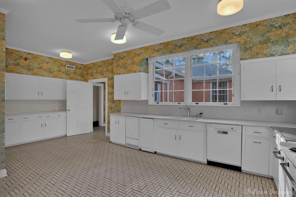 Shreveport, Louisiana, 71106, United States, 3 Bedrooms Bedrooms, ,4 BathroomsBathrooms,Residential,For Sale,1807700