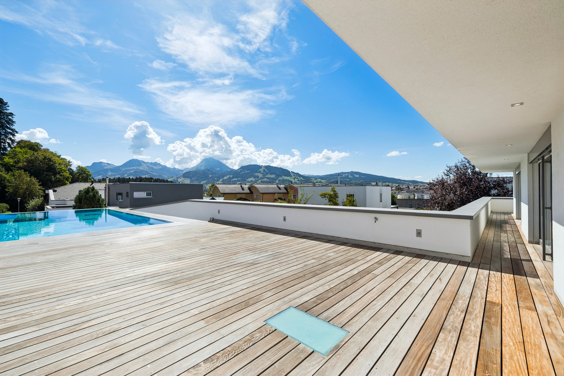  Exceptional property just outside downtown Bulle - 物件實景