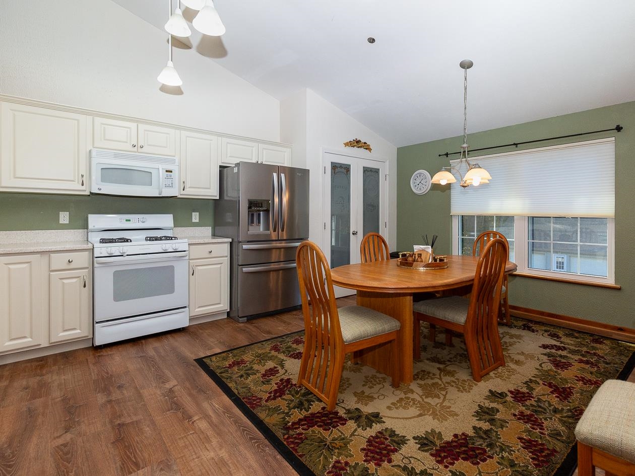 Atkinson, New Hampshire, 03811, United States, 2 Bedrooms Bedrooms, ,2 BathroomsBathrooms,Residential,For Sale,1979730