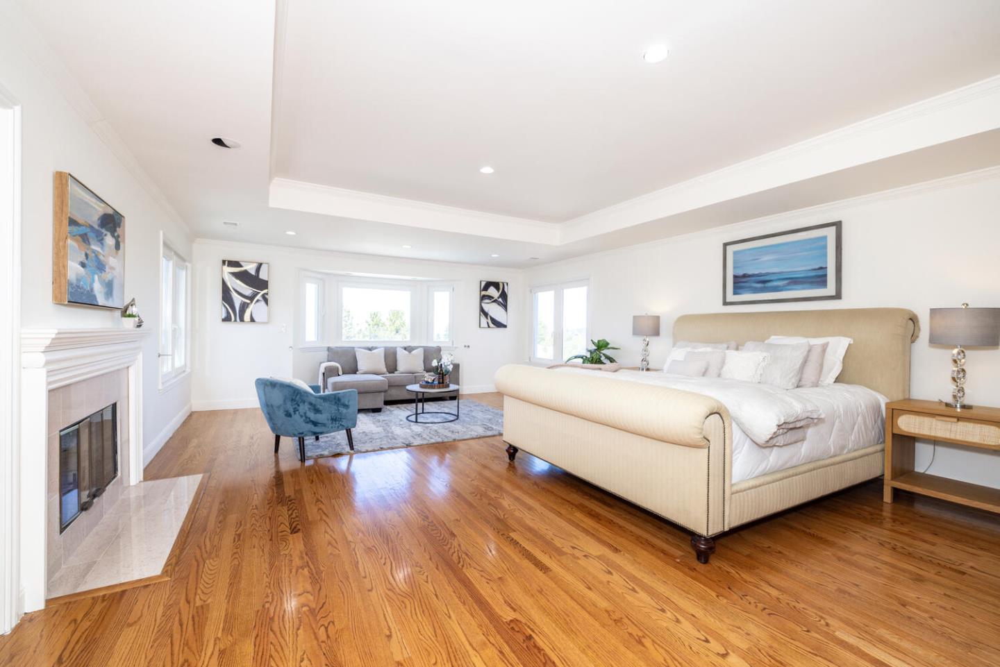 Hillsborough, California, 94010, United States, 5 Bedrooms Bedrooms, ,5 BathroomsBathrooms,Residential,For Sale,1940320