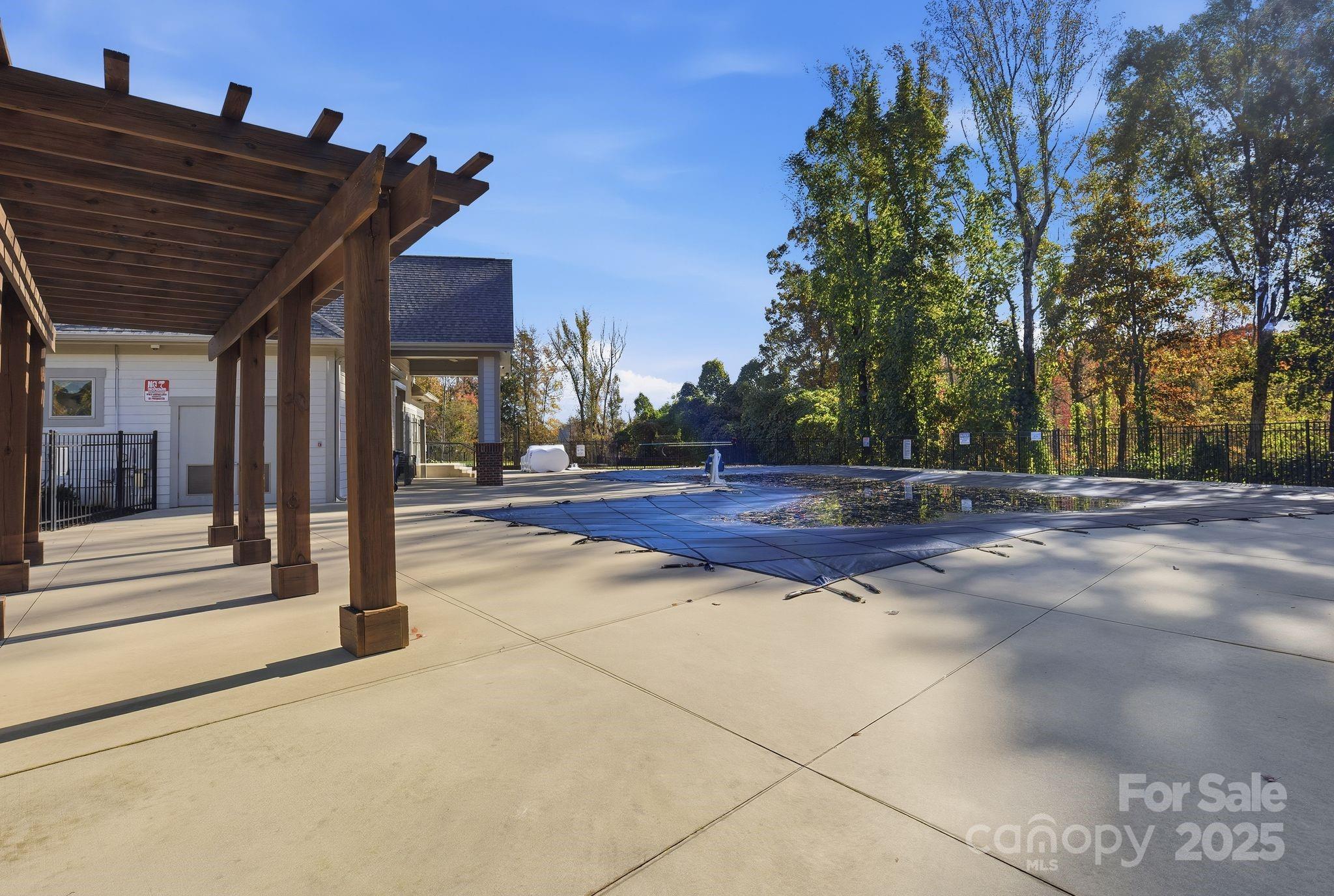 Huntersville, North Carolina, 28078, United States, 6 Bedrooms Bedrooms, ,5 BathroomsBathrooms,Residential,For Sale,1988370