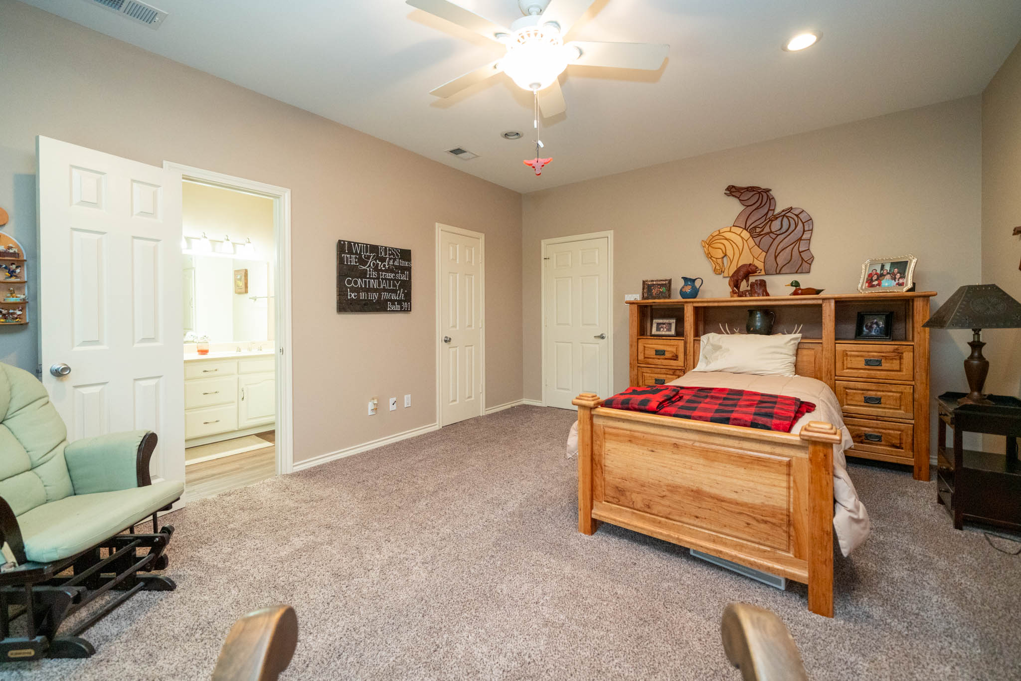 Jacksonville, Texas, 75766, United States, 3 Bedrooms Bedrooms, ,4 BathroomsBathrooms,Residential,For Sale,1984129