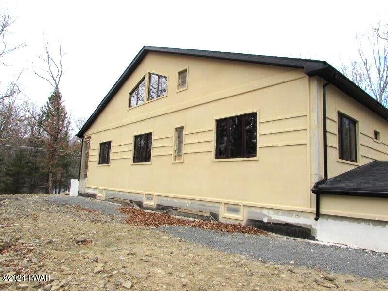 Lords Valley, Pennsylvania, 18428, United States, 5 Bedrooms Bedrooms, ,3 BathroomsBathrooms,Residential,For Sale,1983244